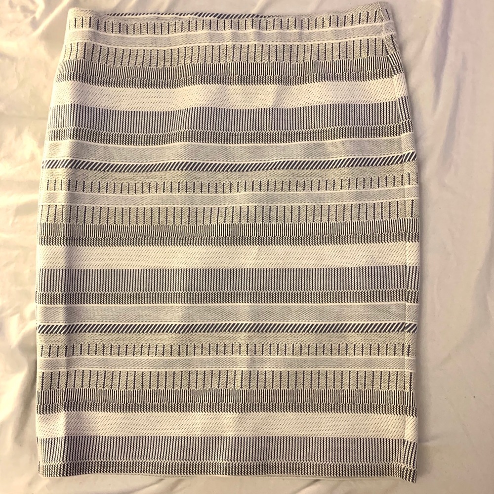 NWOT LOFT Pencil Skirt